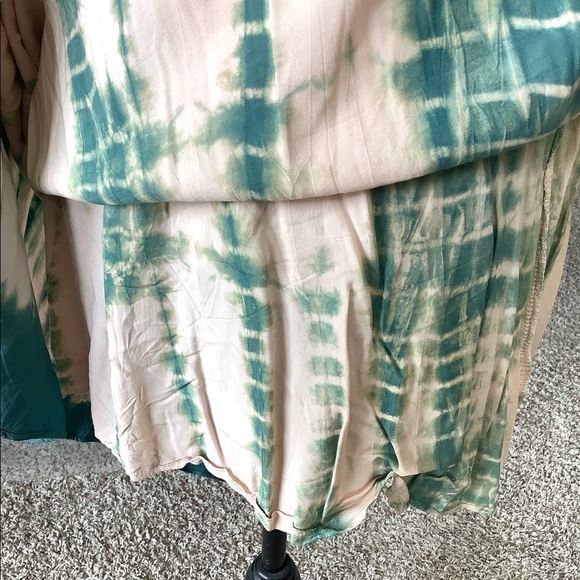 🏝 LuLu’s Tie-Dyed Maxi Dress 🏝 - Picture 10 of 11